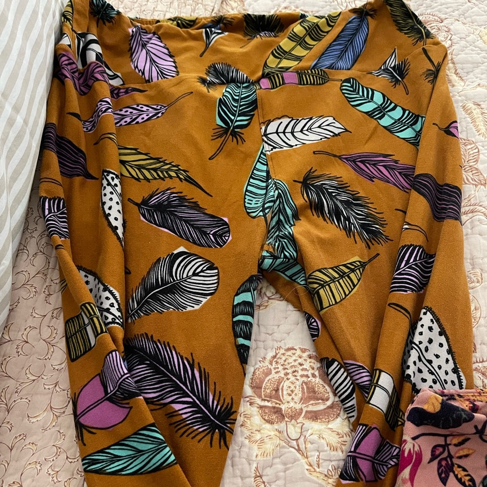 BUNDLE OF 4 for 20 dollars!!! Fit size 16 or XL